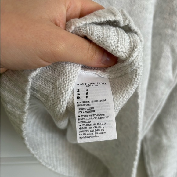 American Eagle Outfitters grey “AE” logo crewneck smiley size M new - Picture 5 of 5